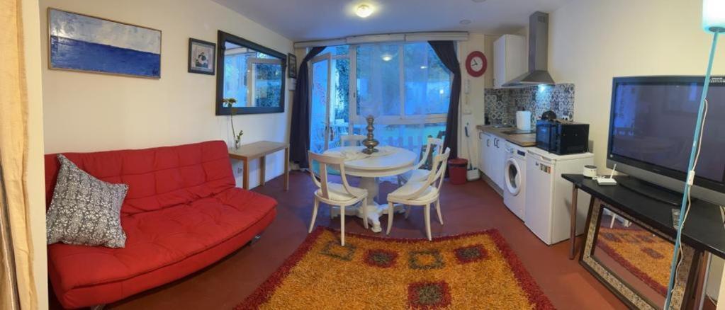 Apartamento Abierto Con Patio Matadepera Eksteriør billede